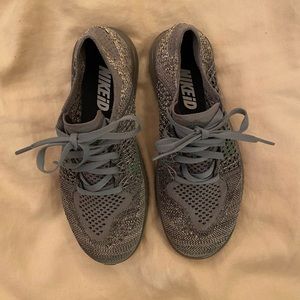 Women’s Nike fly knit shoes Sz 6